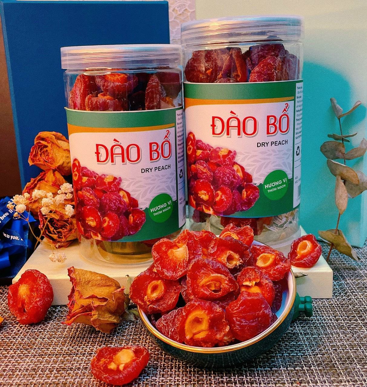 Tết này shop em có bán thêm đồ ăn vặt nha khách có đầy đủ các món luôn ạ