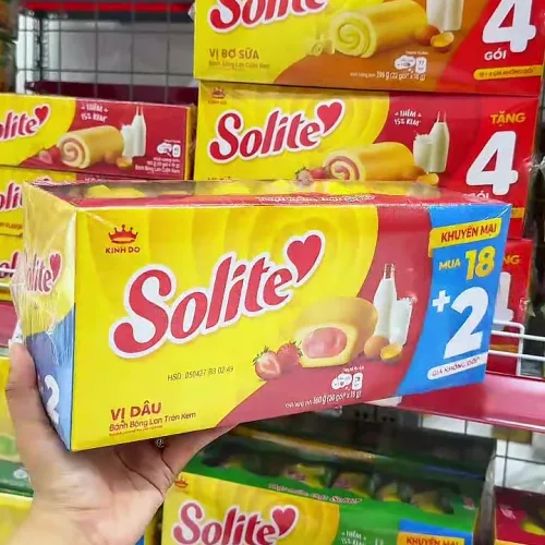 Bánh Solite Vị Dâu - Bánh Bông Lan Tròn Kem Vị Dâu Solite 360g (18+2)
