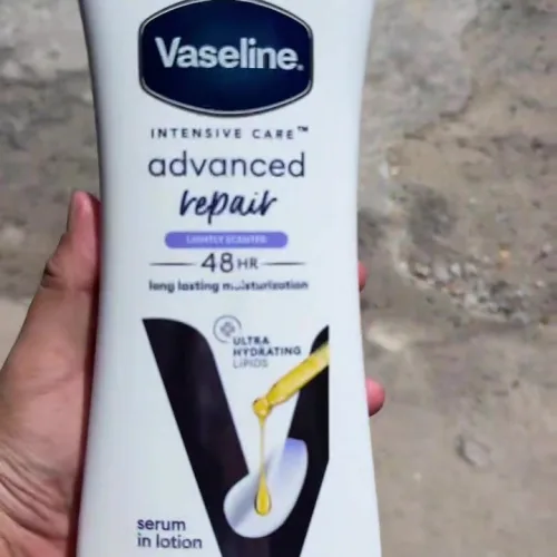 Sữa Dưỡng Thể Vaseline Intensive Care Advanced Repair Phiên Bản Mới Màu Trắng 725ml