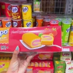 Bánh Bông Lan Cuộn Kem Tipo Hương Dâu 360g - Bánh Bông Lan Tipo
