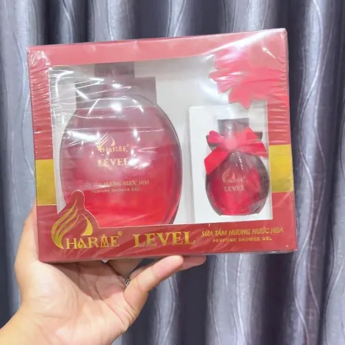 Set Quà Tặng Sữa Tắm Nước Hoa Charme Level 250ml + Nước Hoa Charme Level