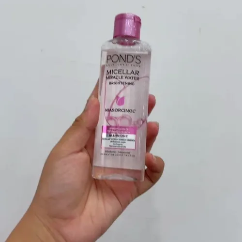 Nước Tẩy Trang Pond's Vitamin Và Hoa Hồng Sáng Da 235ml