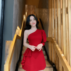 Đầm lệch vai tay dài bèo 1 bên