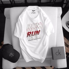 Áo thun nam cổ tròn in chữ Run - AB309