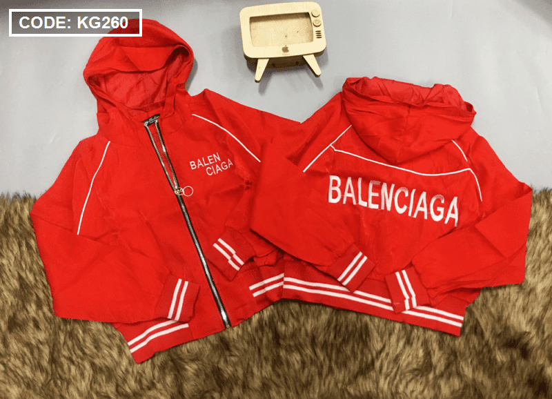 Áo khoác nữ có nón vải kaki thêu chữ trước sau Áo khoác nữ có nón vải kaki thêu chữ trước sau