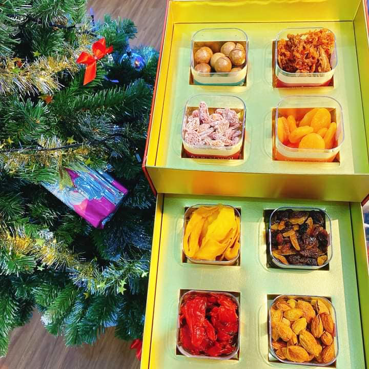 Hộp quà tết TÂN SỬU 2021 - 8 loại mứt thượng hạng siêu xịn Hộp quà tết TÂN SỬU 2021 - 8 loại mứt thượng hạng