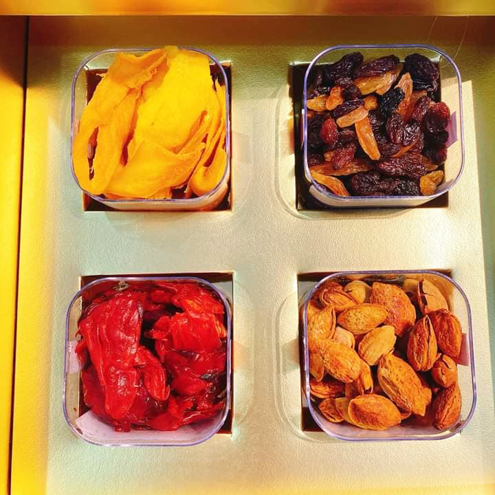 Hộp quà tết TÂN SỬU 2021 - 8 loại mứt thượng hạng siêu xịn Hộp quà tết TÂN SỬU 2021 - 8 loại mứt thượng hạng