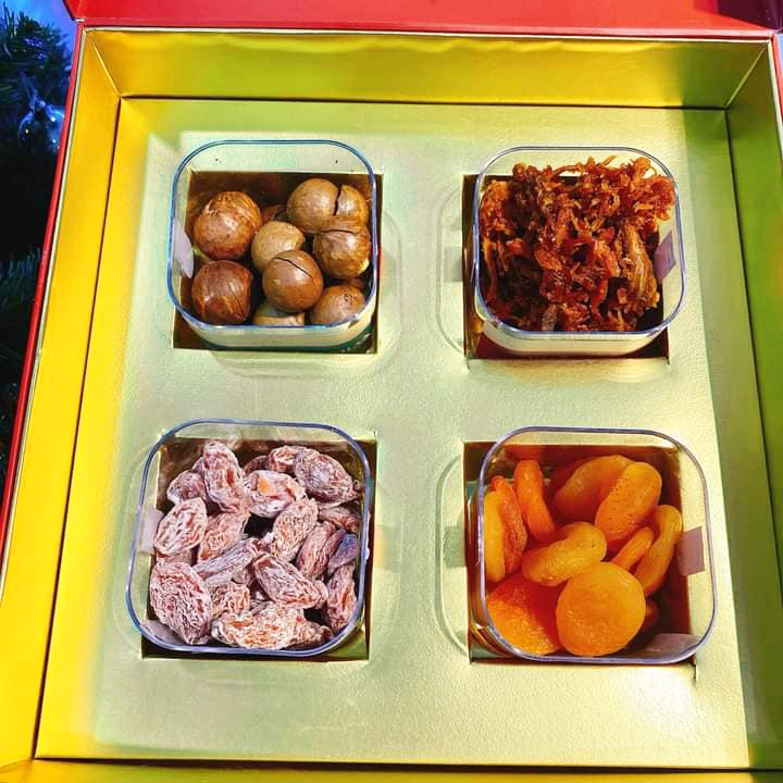 Hộp quà tết TÂN SỬU 2021 - 8 loại mứt thượng hạng siêu xịn Hộp quà tết TÂN SỬU 2021 - 8 loại mứt thượng hạng