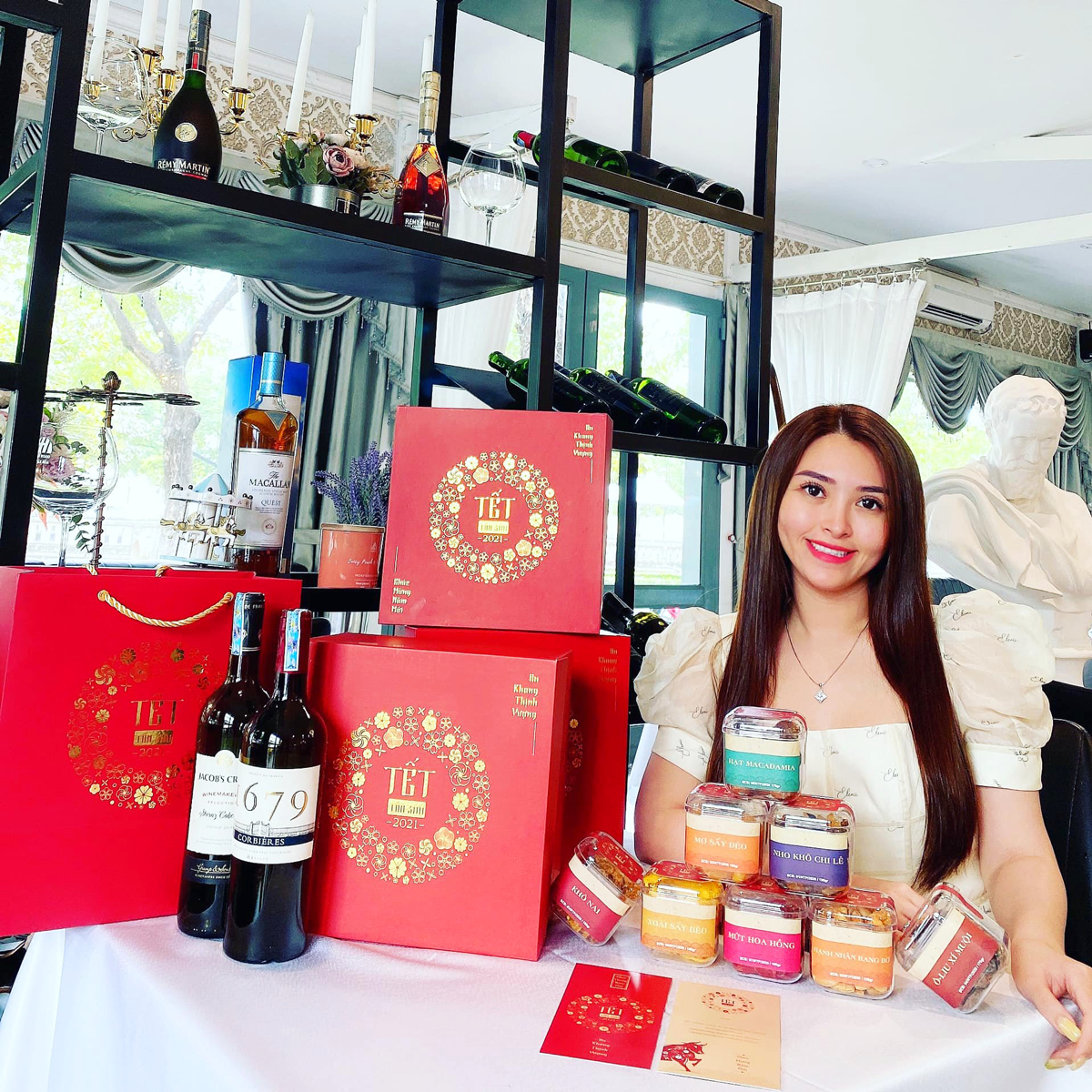 Hộp quà tết TÂN SỬU 2021 - 8 loại mứt thượng hạng siêu xịn Hộp quà tết TÂN SỬU 2021 - 8 loại mứt thượng hạng