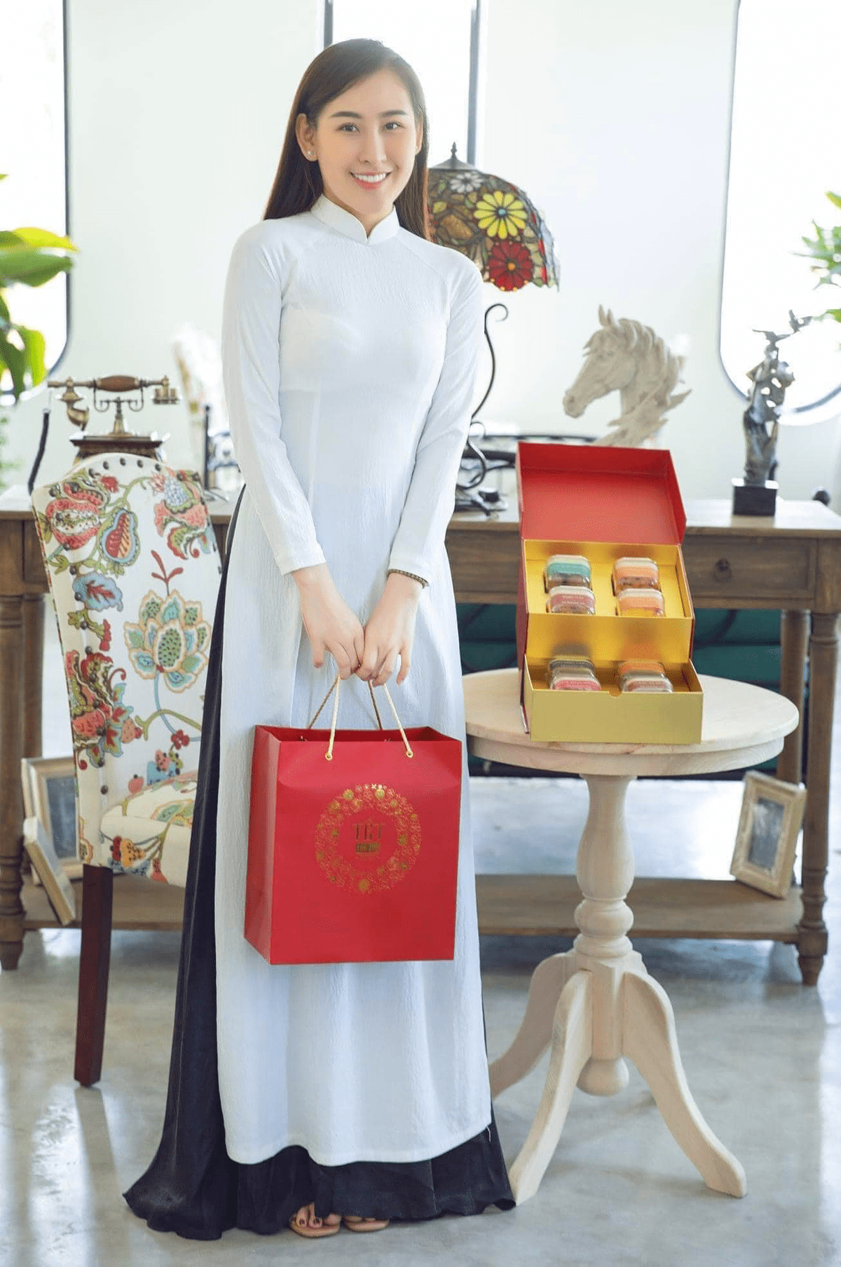 Hộp quà tết TÂN SỬU 2021 - 8 loại mứt thượng hạng siêu xịn Hộp quà tết TÂN SỬU 2021 - 8 loại mứt thượng hạng