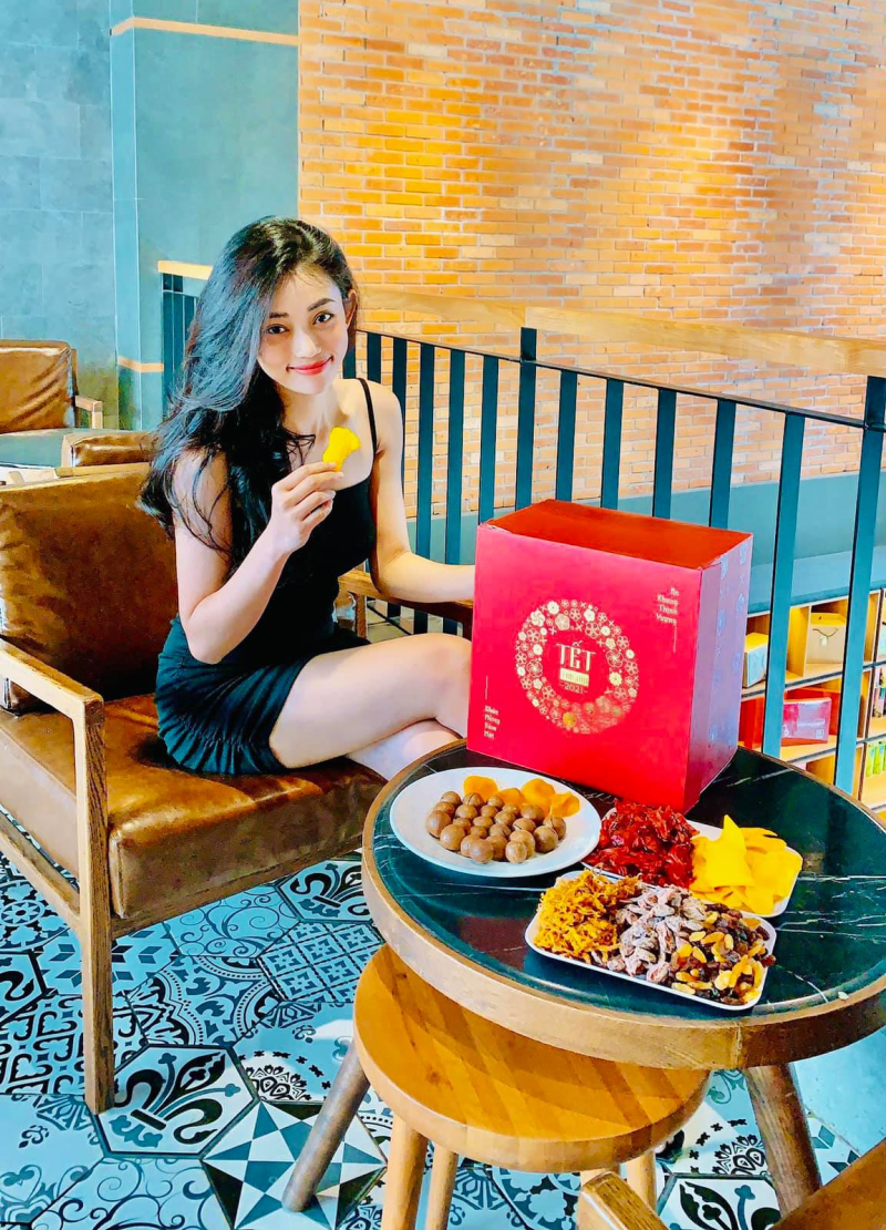 Hộp quà tết TÂN SỬU 2021 - 8 loại mứt thượng hạng siêu xịn Hộp quà tết TÂN SỬU 2021 - 8 loại mứt thượng hạng