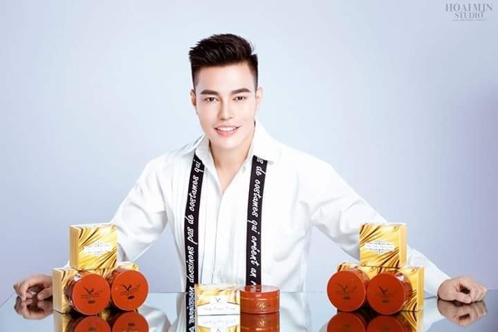 14351-12856-post-app-458-116424998-662126411325293-1645118994728544505-n.jpg Kem body truyền trắng VIP White thượng lưu chính hãng