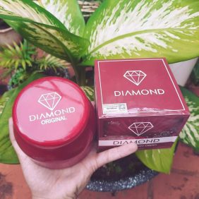 Kem body trắng da Diamond đỏ