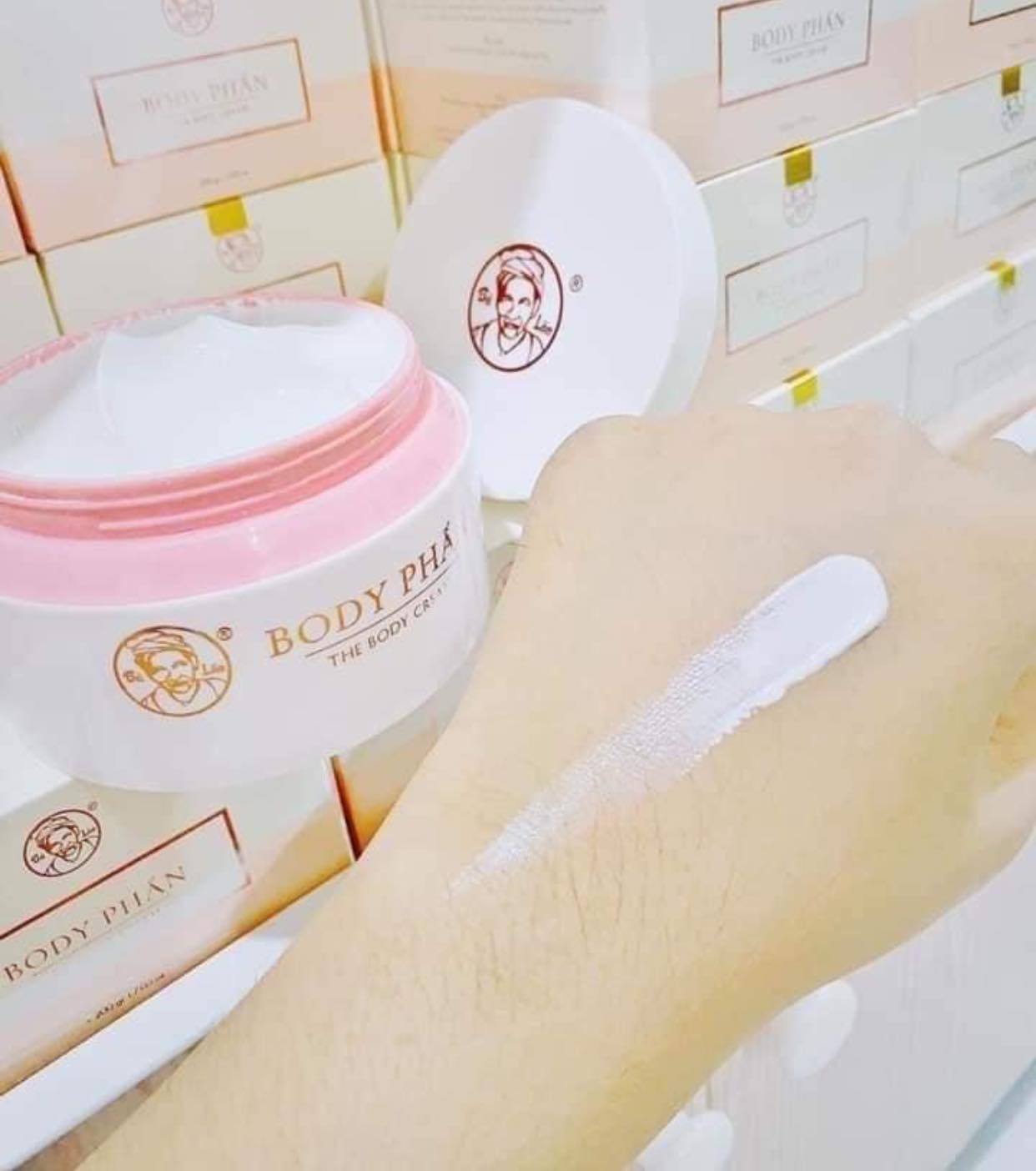 Kem body phấn Bà Lão chính hãng - 8936142290127