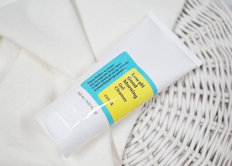 Sữa rửa mặt Cosrx Low PH Good Morning Gel Cleanser 150ml Sữa rửa mặt Cosrx Low PH Good Morning Gel Cleanser 150ml
