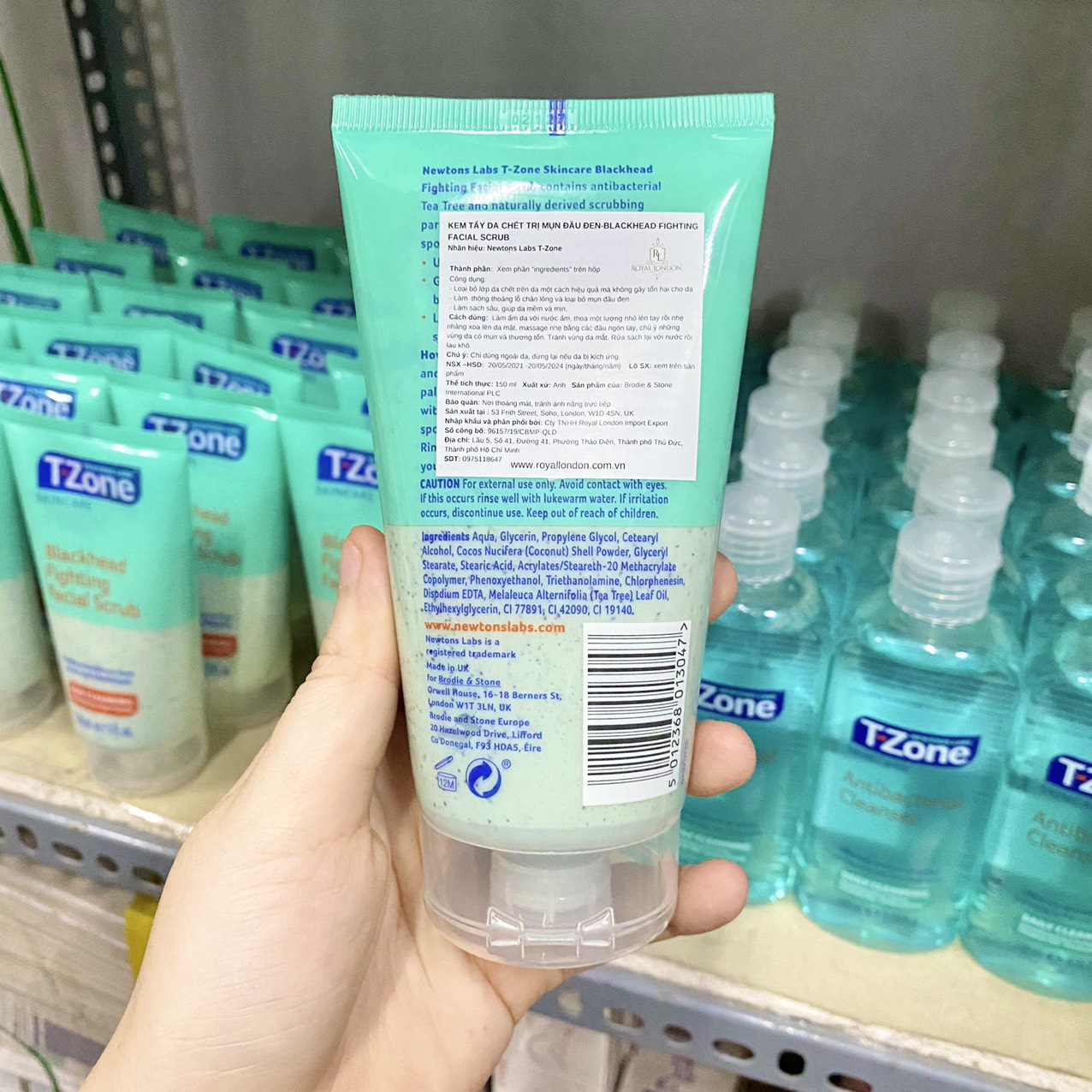 15492-z2819547116762-e81b13983da428815eededab129ffe27.jpg Tẩy Tế Bào chết T-zone giảm mụn đầu đen Blackhead Fighting Facial Scrub 150ml chính hãng - 5012368013047