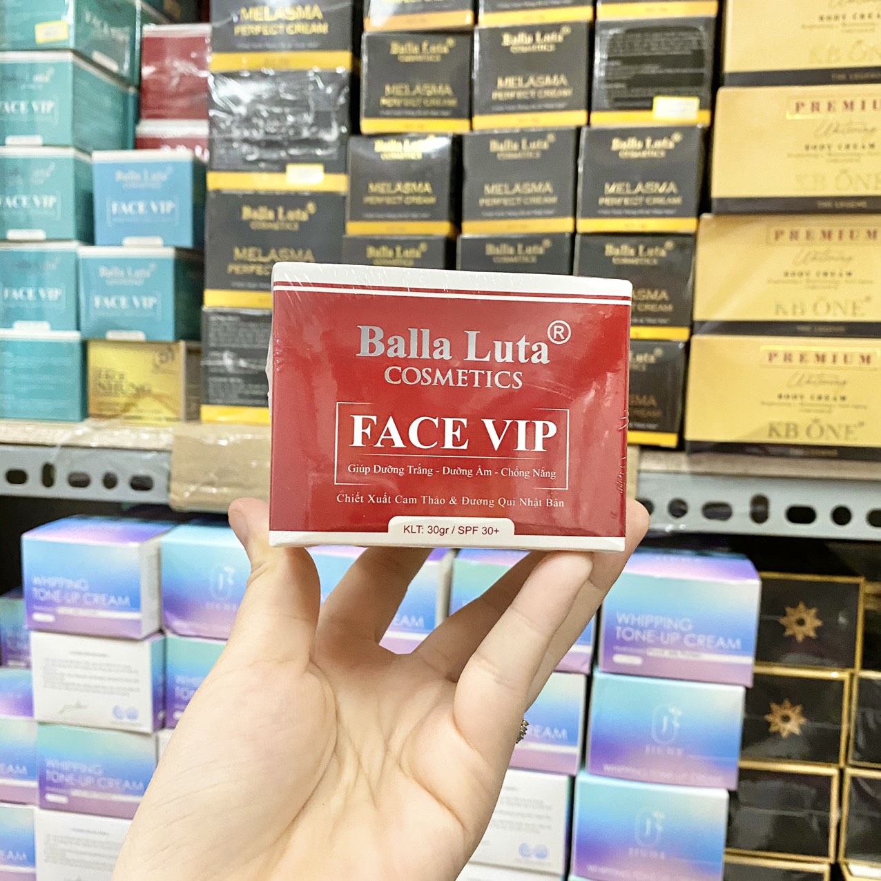 15502-z2828196505536-7f257603e796597ae1c1dee9cce7039b-5.jpg Kem Face VIP Đỏ Giảm Thâm Nám Căng Bóng Da Balla Luta - 8936144070147