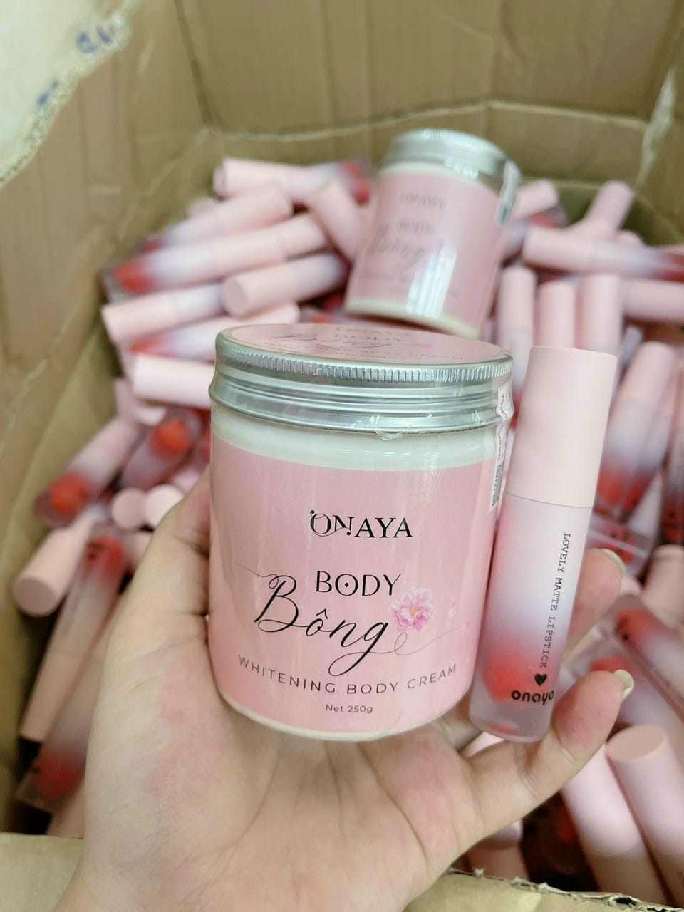Kem Body Bông Onaya 250g