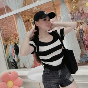 Áo len nữ sọc cổ vuông - AG205