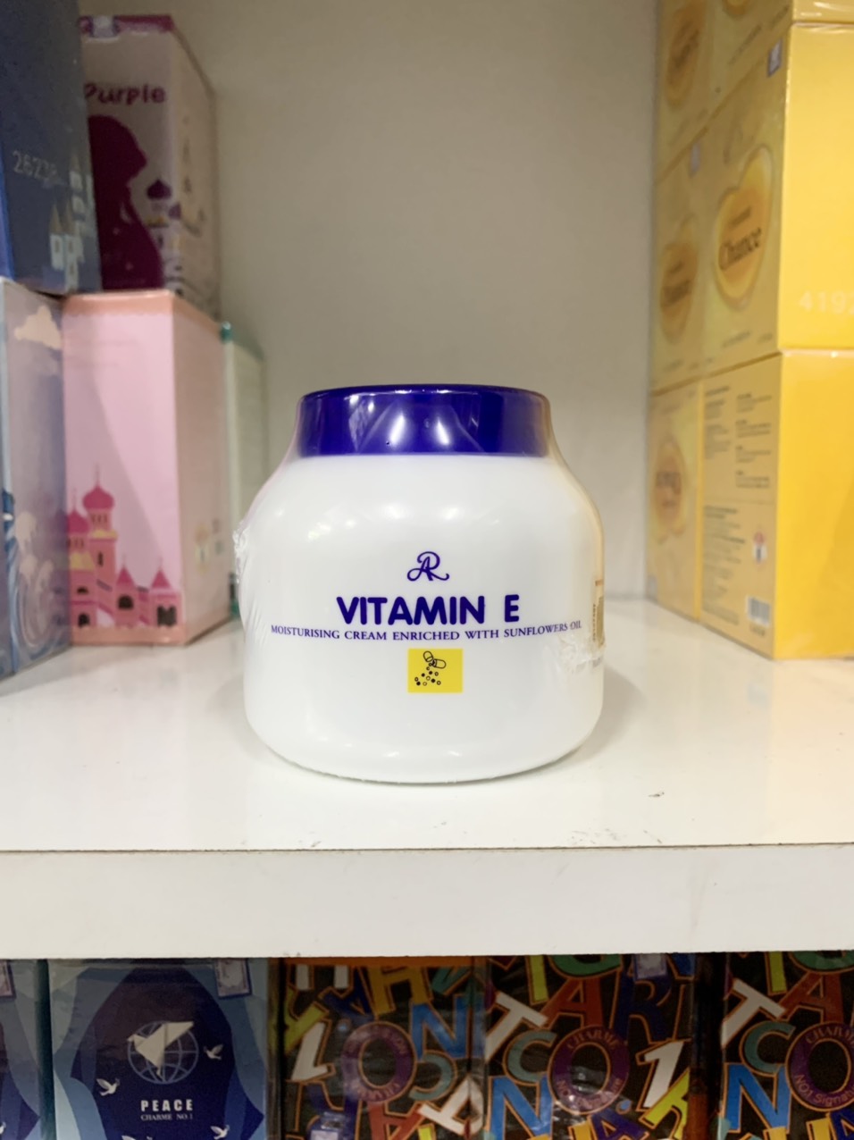 17935-z3810053298379-d901408f43ee40a48f3d594575ad4b1e-1.jpg Kem dưỡng ẩm Vitamin E AR 200g Thái Lan - 8850722043616