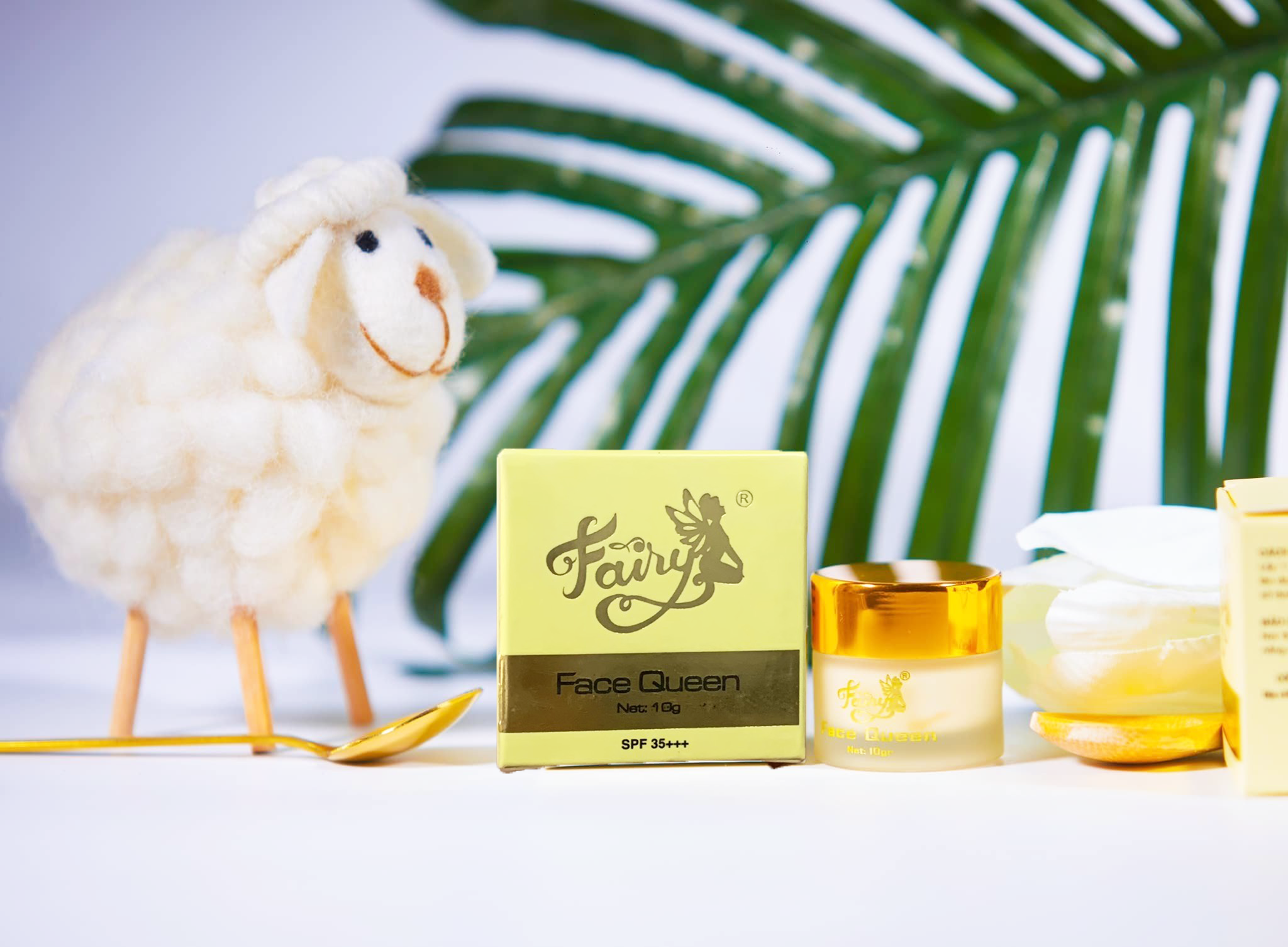 18878-z4218590763222-486198a43f92157a151056a35c5cf1e4-2.png Kem Face Queen Dưỡng Trắng Da Mặt Cao Cấp Fairy Cosmetics Phiên Bản Mini 10gr - 8936115877751