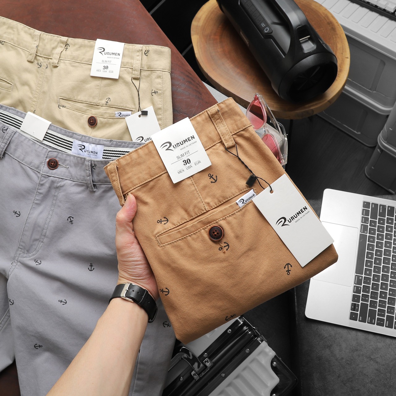 Quần Short Kaki Nam Cao Cấp In Logo Mũi Neo Quần Short Kaki Nam Cao Cấp In Logo Mũi Neo