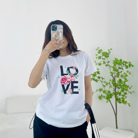 Áo thun thái nữ form suông cổ tròn in chữ LOVE phối hoa Trắng - AG1194