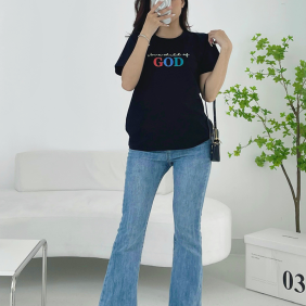 Áo thun thái nữ cổ tròn form suông in chữ GOD màu đen - AG1205