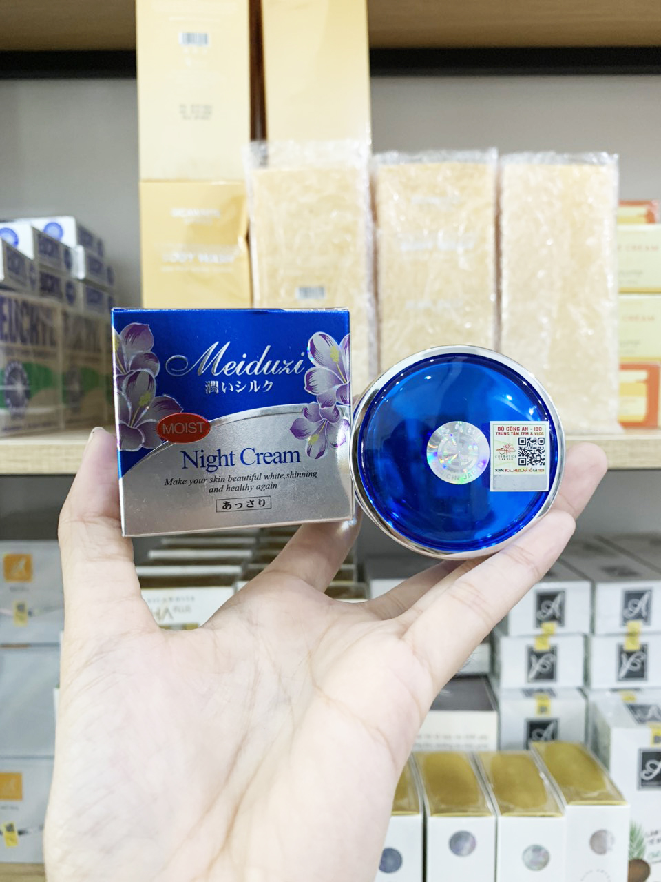 21248-z4697932908183-ea1c168b070242678dd8e68946f9febb-1.jpg Kem Meiduzi Xanh Ban Đêm Tem Vuông - MEIDUZIXANHV