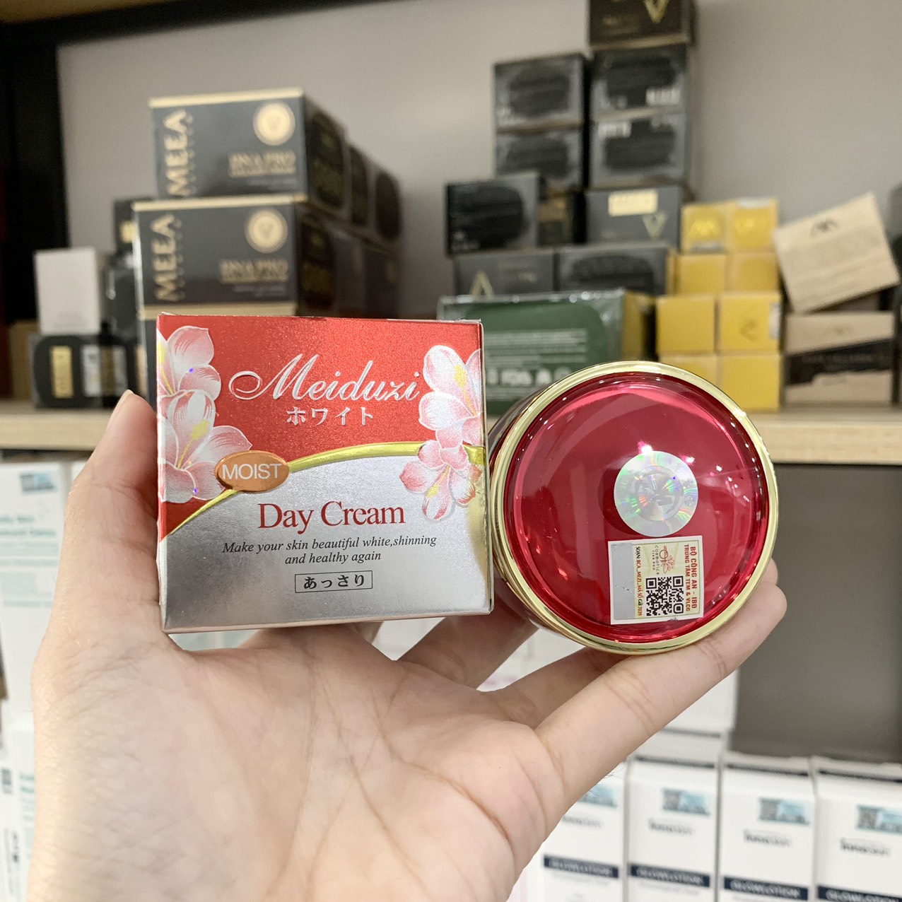 21461-z4719686422755-504095b80b725504546d707d8d4ef77a-1.jpg Kem Meiduzi Đỏ Ban Ngày Tem Vuông - MEIDUZIDOV