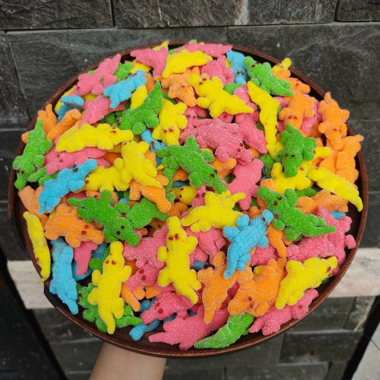 22750_88e99bd0cb0f2af9a96714ba0a8a7b99_20241114113654-2.jpg Hộp Quà Tết Kẹo Dẻo Cá Sấu 300g - Hộp Sun Khía Hộp Quà Tết 2026 - 8936208933852