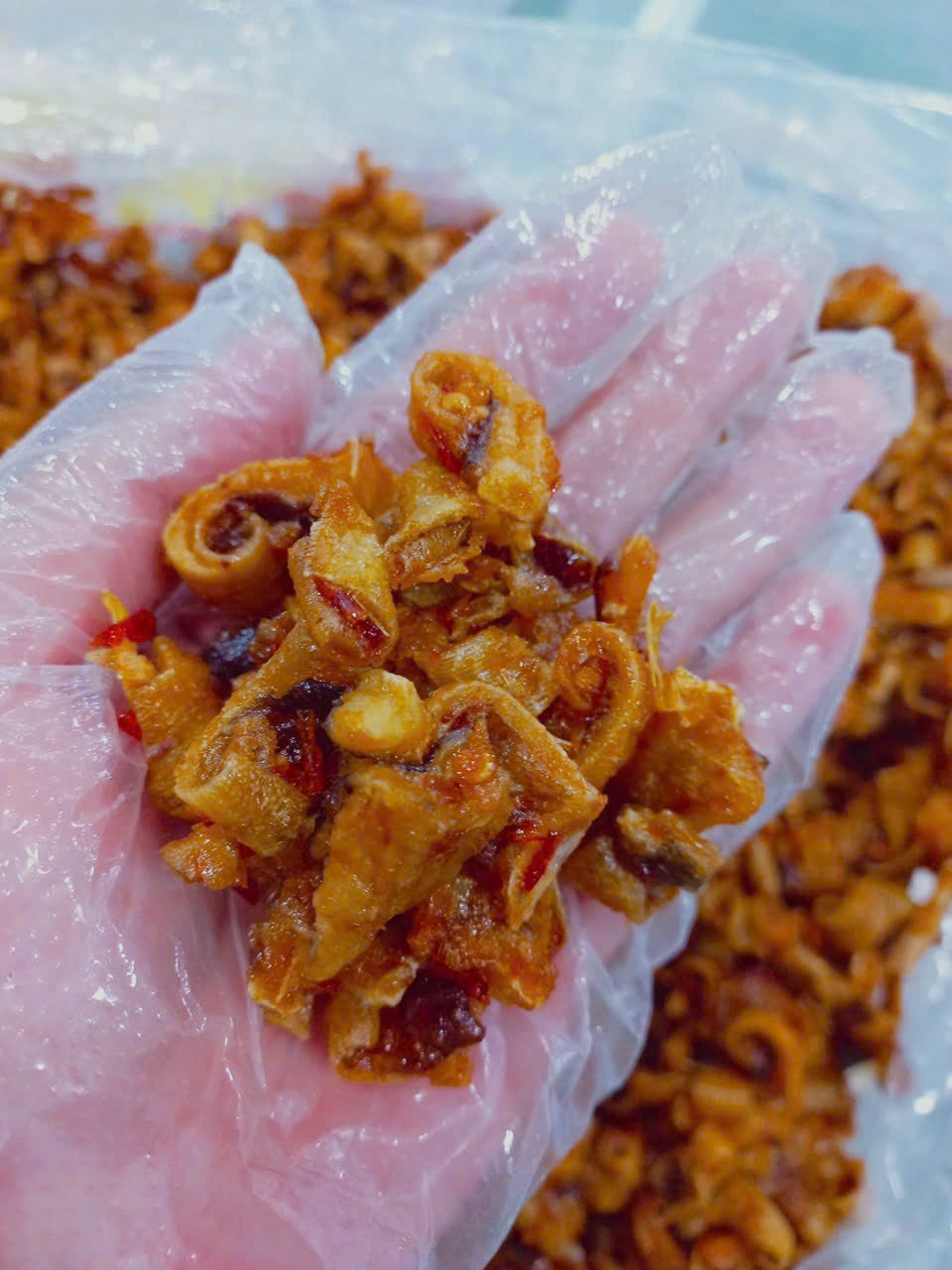 23113-z4919304824288-6be5fca609a6904d8188f3ee031c75c4-1.jpg Cá Đuối Sốt Trứng Muối Thơm Ngon 250g - 8936208933609