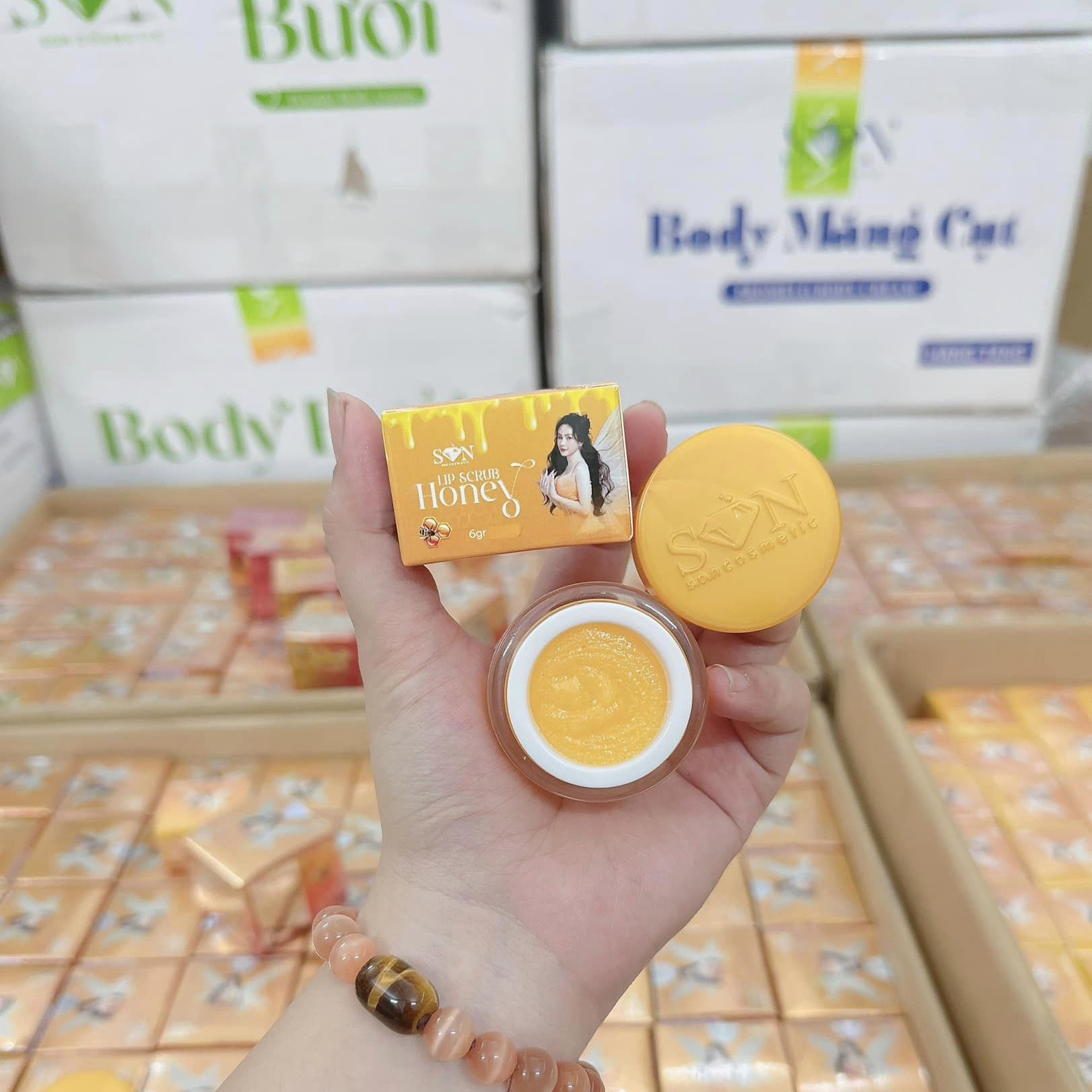 23326-412715229-2513573595478877-3099753659052688172-n-2.jpg Combo Son Dưỡng Sáp Ong Kích Hồng Môi Dưỡng Môi Lipstick SON Cosmetic - SONLIPSTICK