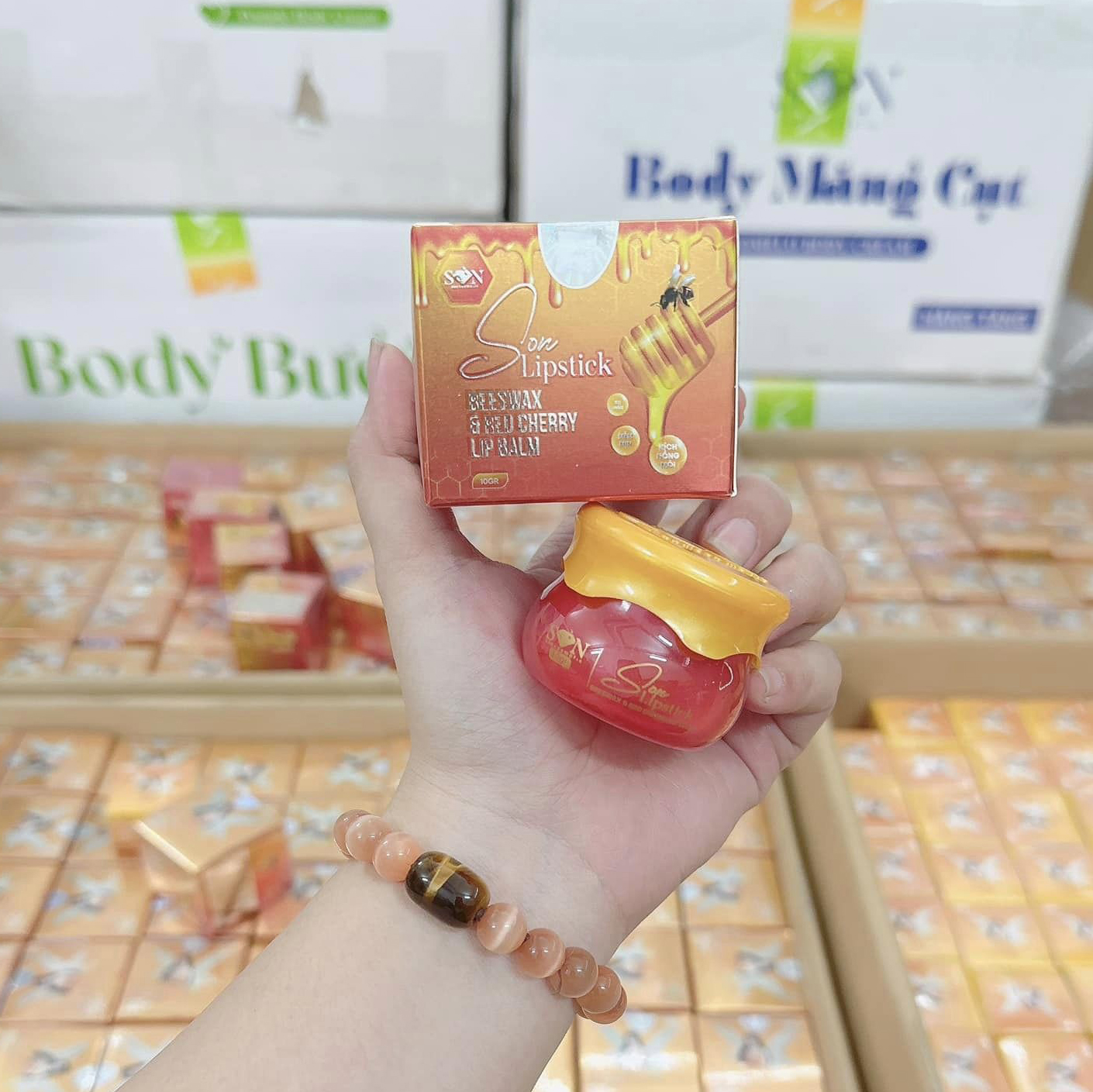 23326-412826053-2513574668812103-6878708837722253998-n-2.jpg Combo Son Dưỡng Sáp Ong Kích Hồng Môi Dưỡng Môi Lipstick SON Cosmetic - SONLIPSTICK