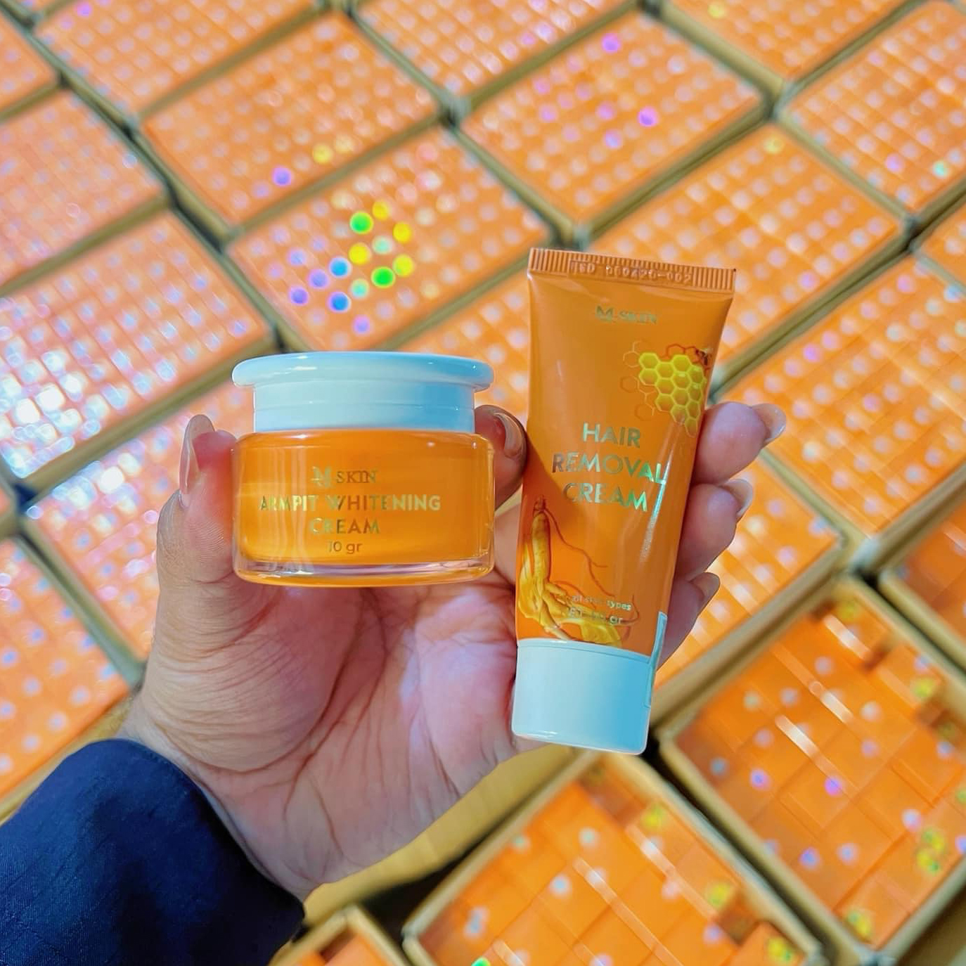 24096_438829575-2154203261606246-6752137787070348314-n_20240420123318-2.jpg Combo Kem Tẩy Lông + Kem Thâm Nách MQ Skin Sâm Chanh Mật - 8936117150241