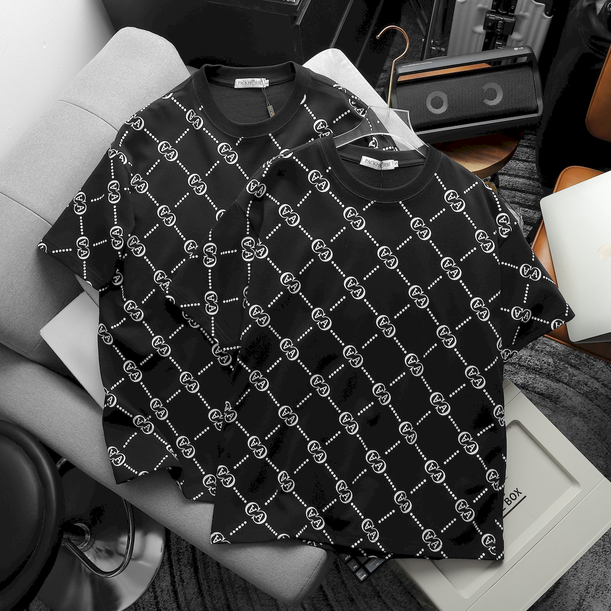 Áo Thun Cặp Nam Nữ Cổ Tròn Pack Horse In Chữ AA