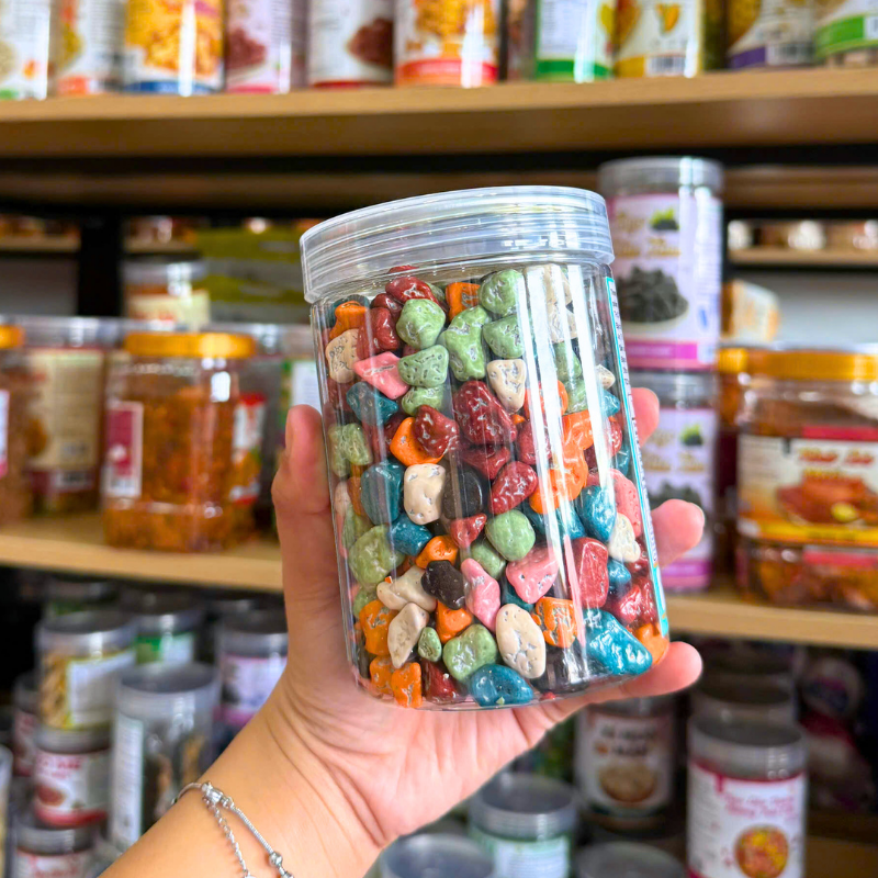 24452_64_20251122150735-2.png Kẹo Socola Sỏi Đá 500g - Hộp Pet - 8936208930424