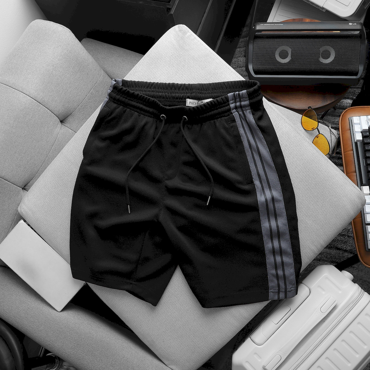 24747_z5678756424148-d1c751f2909b6777c5b3e0f8c2df7973_20240729172121-2.png Quần Short Thun Nam Pack Horse Viền Sọc Thể Thao - QB435