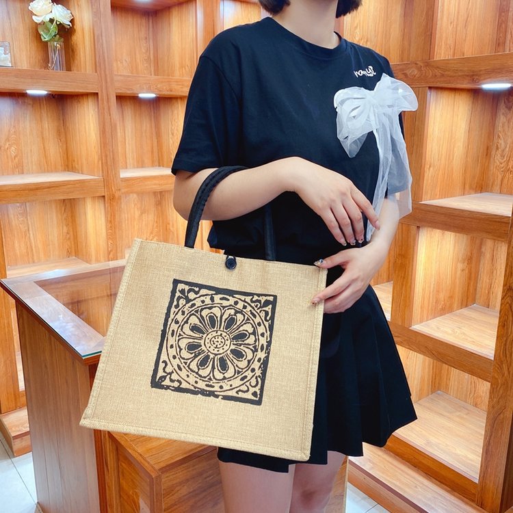 24982_o1cn01aipzbf1uqejqzgznt-2211601422569-0-cib_20240829113049-3.jpg Túi Cói Size To Túi Xách Cói Họa Tiết Đơn Giản 34x29cm - TCHTDG01