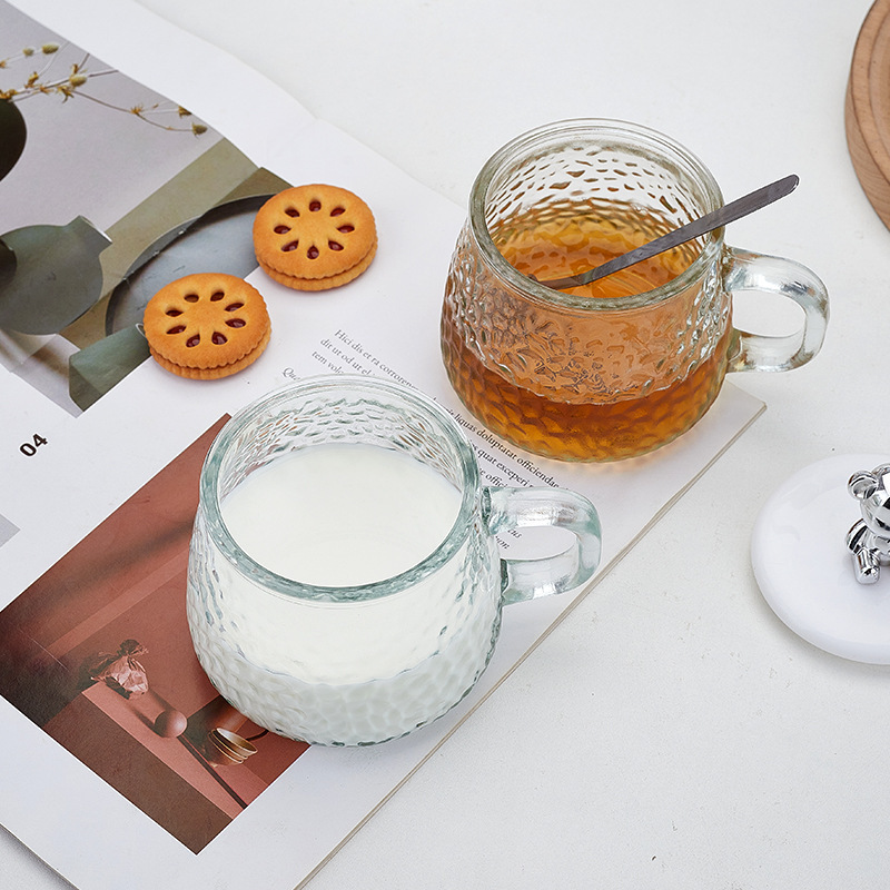 24998_o1cn01jcnrwo1u7tpgwykm7-2218261305990-0-cib_20240830175523-4.jpg Ly Thủy Tinh Nắp Gấu Cốc Thủy Tinh Pha Lê Có Nắp Kèm Thìa 10x9.5x8cm - LTTNG01