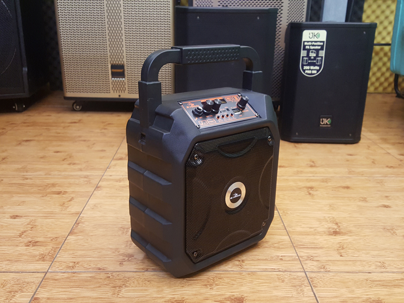 Bỏ sỉ loa Bluetooth Kiomic K 68 Kèm Mic Karaoke Bỏ sỉ loa Bluetooth Kiomic K 68 Kèm Mic Karaoke