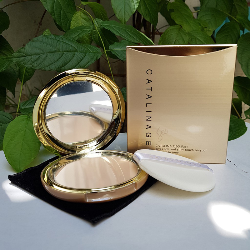 25171_phan-phu-geo-lamy-vang-sieu-min-catalina-golden-pact-6_20240922141344-1.jpg Phấn Phủ Catalina Geo Pact Hàn Quốc 22g (Tone 1) - 8802885127344