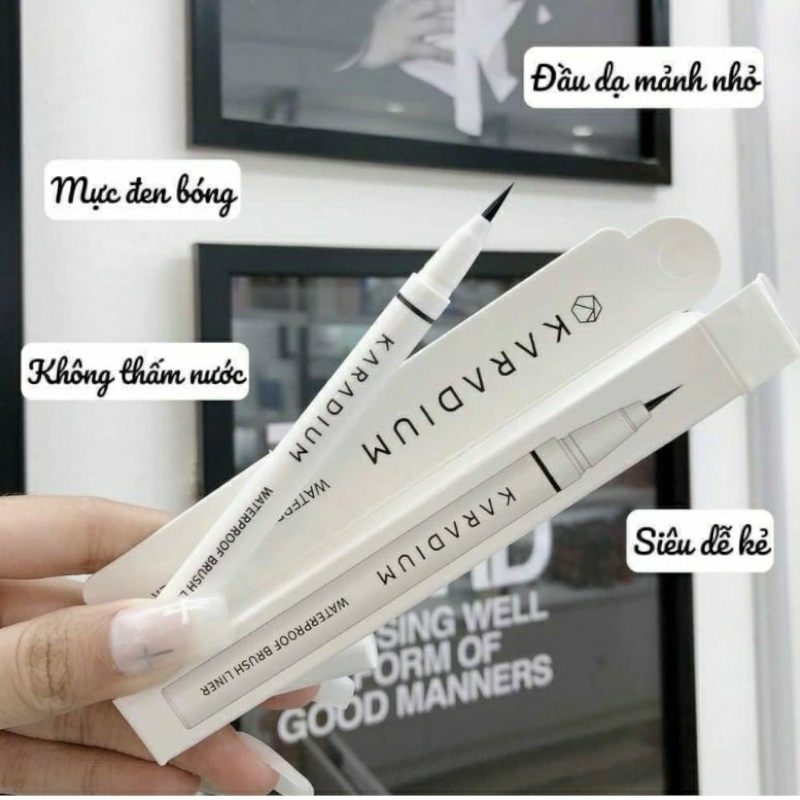 25248_ke-mat-karadium-phu-photoroom-3_20240924175159-1.png Bút Kẻ Mắt Karadium Waterproof Brush Liner Lâu Trôi Hàn Quốc - 8809464540297