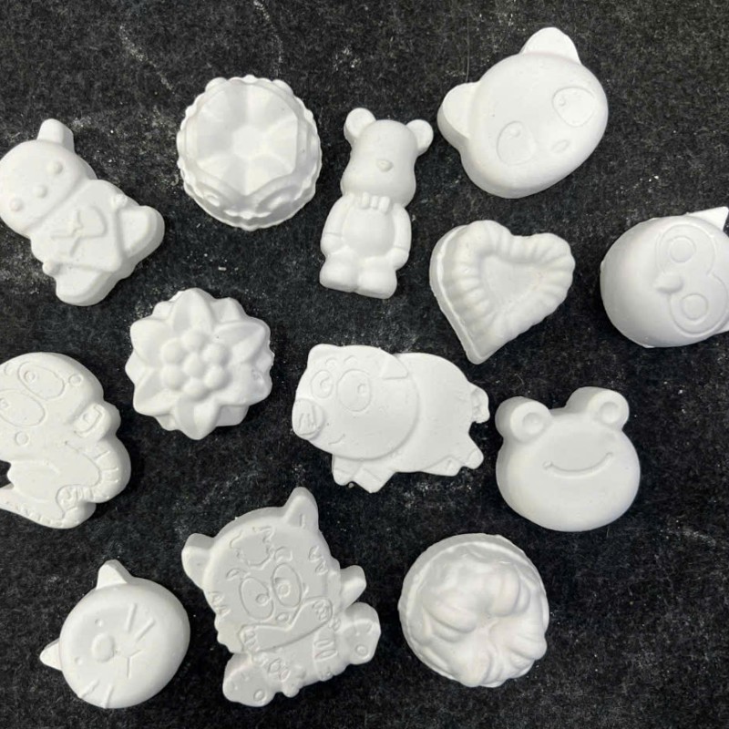 25266_o1cn01aparws2aqqstio8wt-2214121158255-0-cib-photoroom-4_20240925163759-3.jpg Combo 5 Hộp Tượng Mini Tô Màu Cho Bé - TMNTMCB