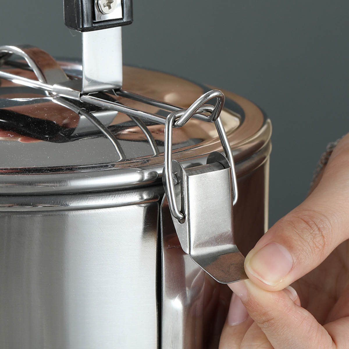 25288_23689880193-499748041_20240926114738-5.jpg Cà Mên Inox 4 Tầng Tay Cầm Nhựa 27.5x13x13cm - CMIN4T