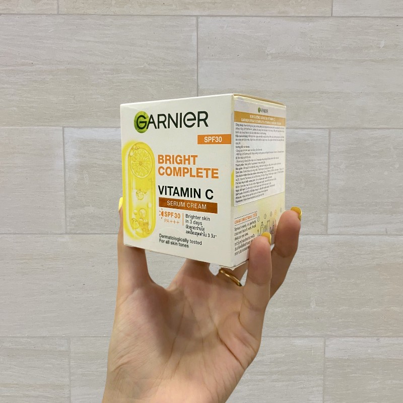 25381_kem-duong-garnier-ngay-phu-photoroom-1_20241129164244-2.jpg Kem Dưỡng Garnier Vitamin C Ban Ngày Bright Complete Vitamin C Serum Cream SPF30 PA+++ 50ml - 8991380700050
