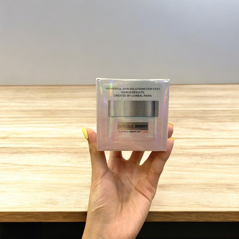 25391_z5905766798893-86c26c194549d7c36aecb882547c40b0-photoroom_20241007174930-4.jpg Kem Dưỡng Trắng Da Loreal Paris Ban Ngày Glycolic-Bright Glowing Cream Day SPF 17 50ml - 8994993016525