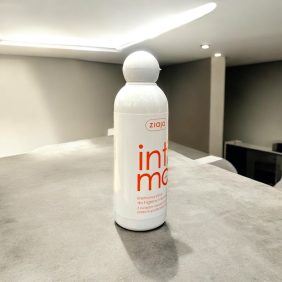 Dung Dịch Vệ Sinh Phụ Nữ Ziaja Intimate With Ascorbic Acid 200ml