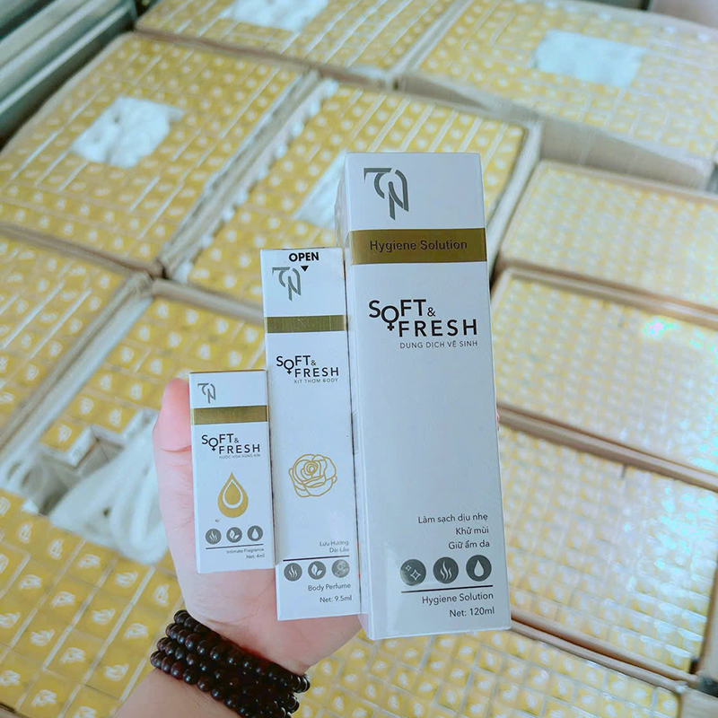 25715_z6021304230988-f78bd6269f5fda4da449902cbcf2bec6_20241111153933-2.jpg Dung Dịch Vệ Sinh Collagen X3 TN Đông Anh Soft & Fresh Collagen X3 120ml - Tặng 1 Xịt Thơm Body + 1 Nước Hoa Vùng Kín - DDVSTN