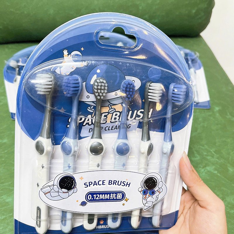 25927_z6219148413538-40c17083218e9206fdd8b7d71ac4ec3c_20250124174141-6.jpg Set 6 Bàn Chải Đánh Răng Cho Bé Phi Hành Gia - BCDRPHG